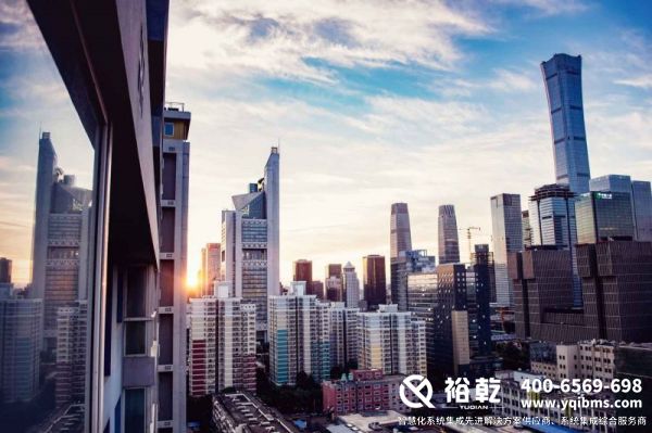 能耗監(jiān)測系統(tǒng)，數據分析，報告生成，多平臺支持